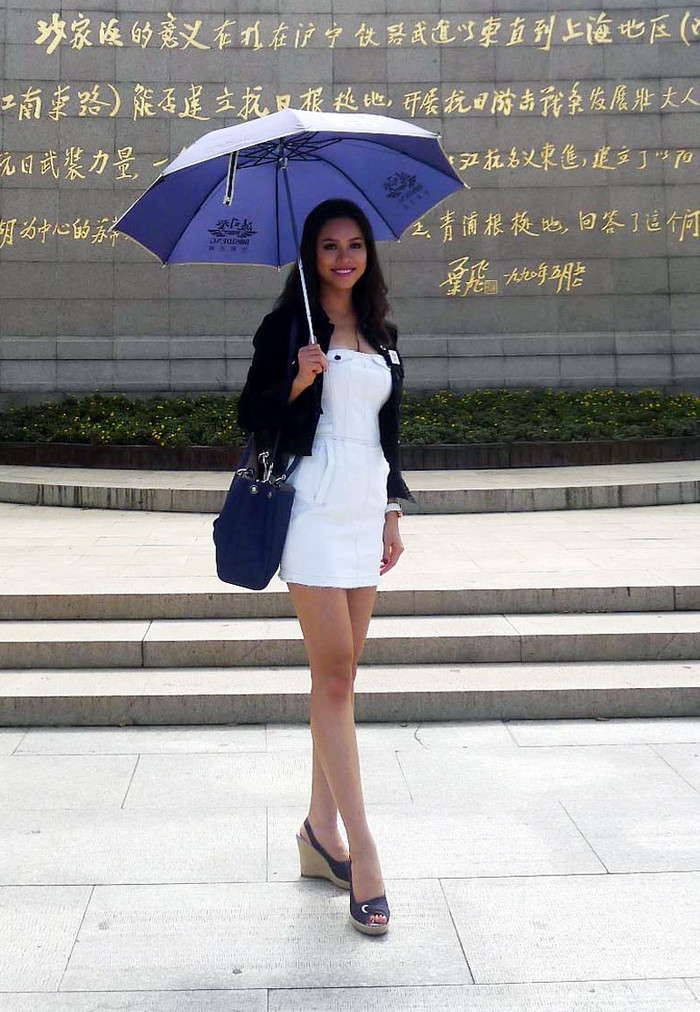 Sau khi trải qua các vòng loại Audition, Hoàng My thư thả tham quan cảnh đẹp ở đất nước Trung Quốc.