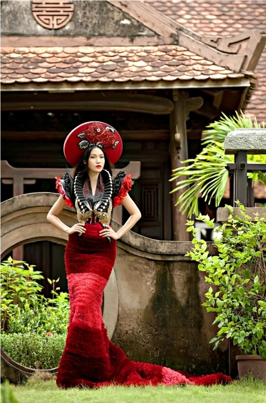 Đã biến hoá cựu Hoa hậu Việt Nam xinh như một búp bê thuần Á Đông. Đã biến hoá cựu Hoa hậu Việt Nam xinh như một búp bê thuần Á Đông.