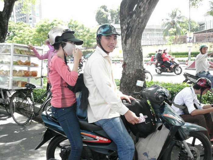 Giã biệt TP.HCM nhộn nhịp, khởi hành về quê chờ kết quả tuyển sinh. Xem đáp án môn Vật lí - Xem đáp án môn Toán - Xem đáp án môn Hóa - Xem đáp án môn Ngoại ngữ Khối A1