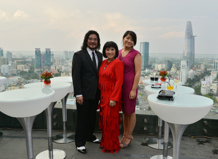 Gia đình ca sĩ Cẩm Vân. Gia đình ca sĩ Cẩm Vân.