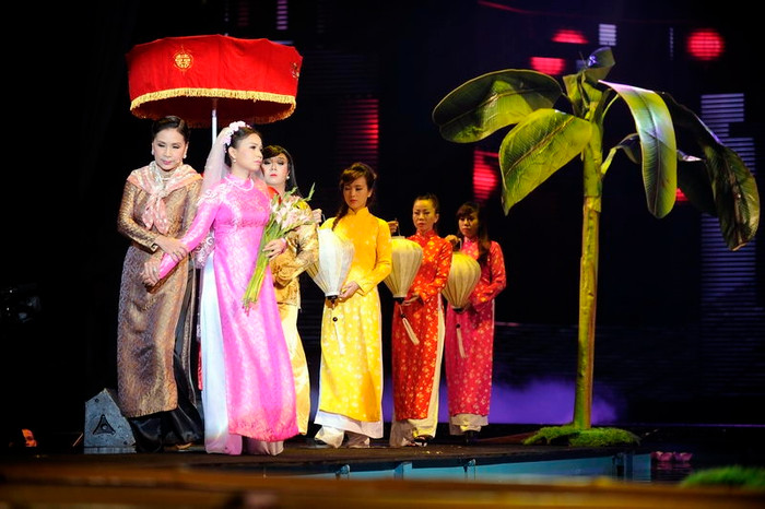 Một đám cưới quê “đúng chất” xuất hiện trong hoạt cảnh Một đám cưới quê “đúng chất” xuất hiện trong hoạt cảnh