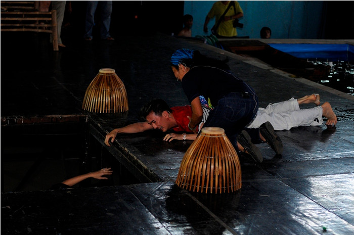 Những tiếng khóc, gào thét vùng vẫy của số phận… Những tiếng khóc, gào thét vùng vẫy của số phận…