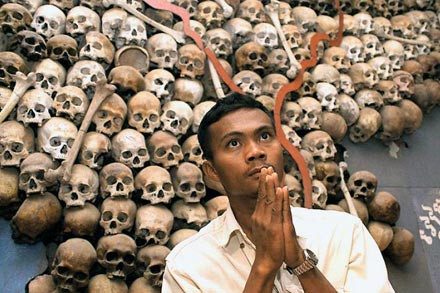 Tội ác của tập đoàn diệt chủng Pol Pot với chính người dân Campuchia có bàn tay giật dây của Trung Quốc. Hình minh họa. Tội ác của tập đoàn diệt chủng Pol Pot với chính người dân Campuchia có bàn tay giật dây của Trung Quốc. Hình minh họa.