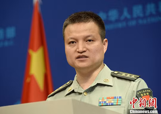 Dương Vũ Quân, người phát ngôn Bộ Quốc phòng Trung Quốc buông lời thách thức, hiếu chiến.