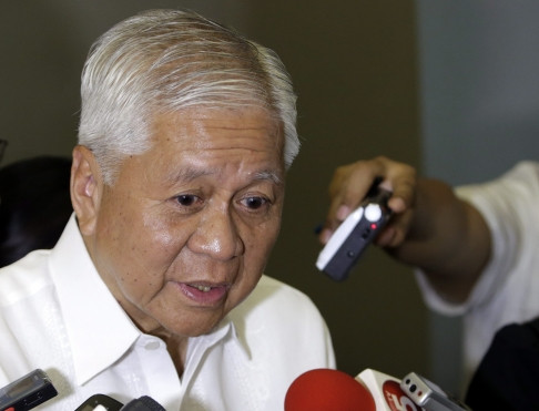 Ngoại trưởng Philippines Albert del Rosario.