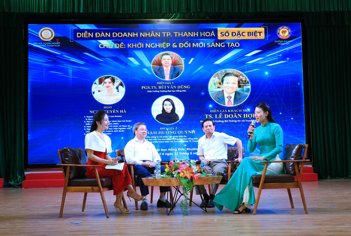 Trường Đại học Hồng Đức tổ chức Diễn đàn “Khởi nghiệp và Đổi mới sáng tạo”. Ảnh: HDU 441509613_472358685458102_1788617907662560742_n.jpg