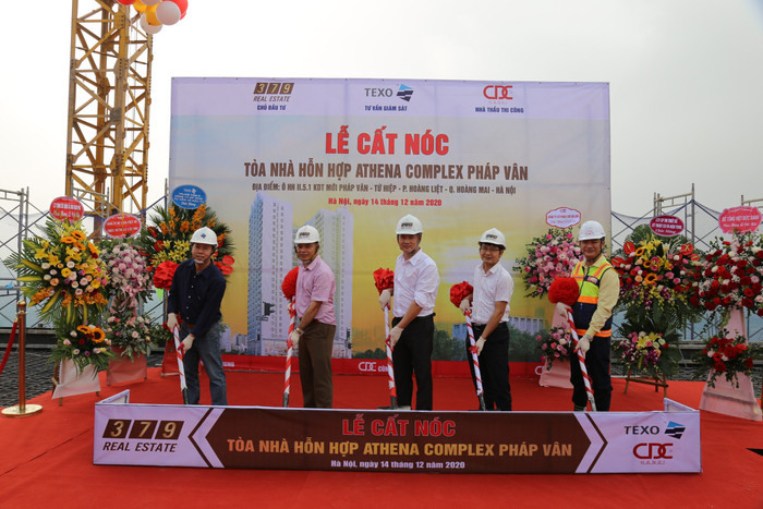 Tham gia buổi lễ có đại diện Chủ đầu tư – Công ty 379, Tổng thầu xây dựng – Công ty Cổ phần CDC Hà Nội và đơn vị Tư vấn giám sát – Công ty Cổ phần Texo. Tham gia buổi lễ có đại diện Chủ đầu tư – Công ty 379, Tổng thầu xây dựng – Công ty Cổ phần CDC Hà Nội và đơn vị Tư vấn giám sát – Công ty Cổ phần Texo.