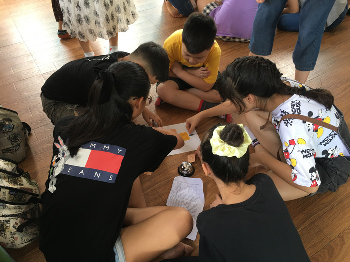 Học sinh tìm hiểu lịch sử theo một cách đặc biệt. Ảnh: NVCC Học sinh tìm hiểu lịch sử theo một cách đặc biệt. Ảnh: NVCC