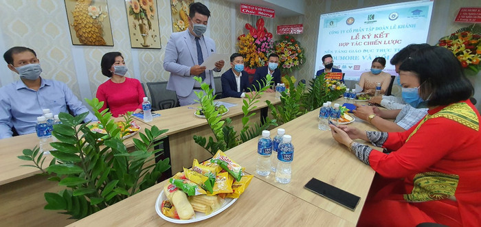 Quang cảnh buổi lễ. Quang cảnh buổi lễ.