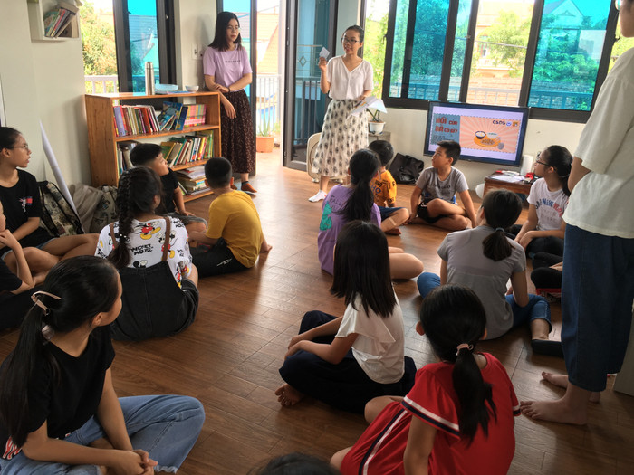 Workshop “Nồi của bà có gì” với chủ đề thời bao cấp – tìm hiểu thời bao cấp thông qua món ăn. Ảnh: NVCC Workshop “Nồi của bà có gì” với chủ đề thời bao cấp – tìm hiểu thời bao cấp thông qua món ăn. Ảnh: NVCC