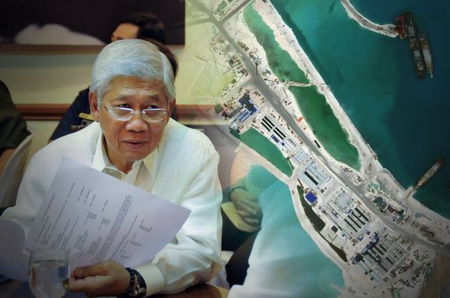 Bộ trưởng Quốc phòng Philippines Voltaire Gazmin, ảnh: CNN.