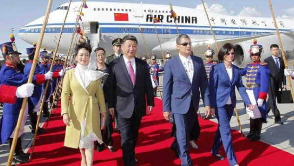 Ông Tập Cận Bình và phu nhân thăm chính thức Ecuador, ảnh: telesurtv.net. Ông Tập Cận Bình và phu nhân thăm chính thức Ecuador, ảnh: telesurtv.net.
