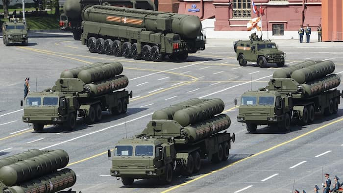 Hệ thống tên lửa S-400, ảnh: FT.com Hệ thống tên lửa S-400, ảnh: FT.com