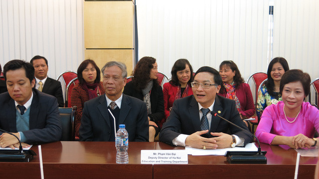 Phó giám đốc Sở Giáo dục và Đào tạo Ha Nội Phạm Văn Đại chia sẻ sự hợp tác giữa Thủ đô Amsterdam và Thủ đô Hà Nội. Ảnh: VTV.vn. Phó giám đốc Sở Giáo dục và Đào tạo Ha Nội Phạm Văn Đại chia sẻ sự hợp tác giữa Thủ đô Amsterdam và Thủ đô Hà Nội. Ảnh: VTV.vn.