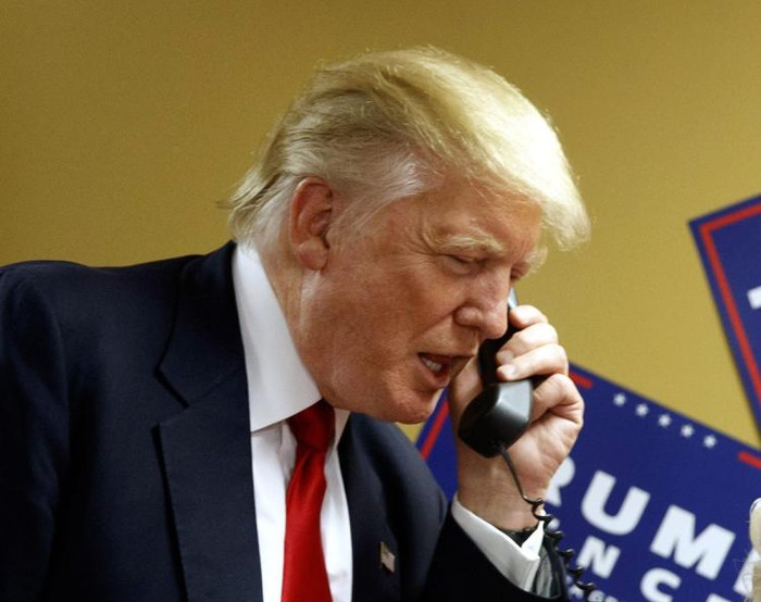 Ông Donald Trump nhận điện thoại chúc mừng thắng cử từ bà Thái Anh Văn có thể là khởi đầu cho một sự đổi thay, hình minh họa: NY Daily News. Ông Donald Trump nhận điện thoại chúc mừng thắng cử từ bà Thái Anh Văn có thể là khởi đầu cho một sự đổi thay, hình minh họa: NY Daily News.