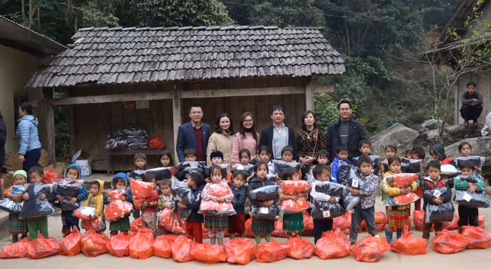 Trước khi xây dựng, đoàn công tác thiện nguyện đã tiến hành khảo sát tiền trạm. Ảnh: PC