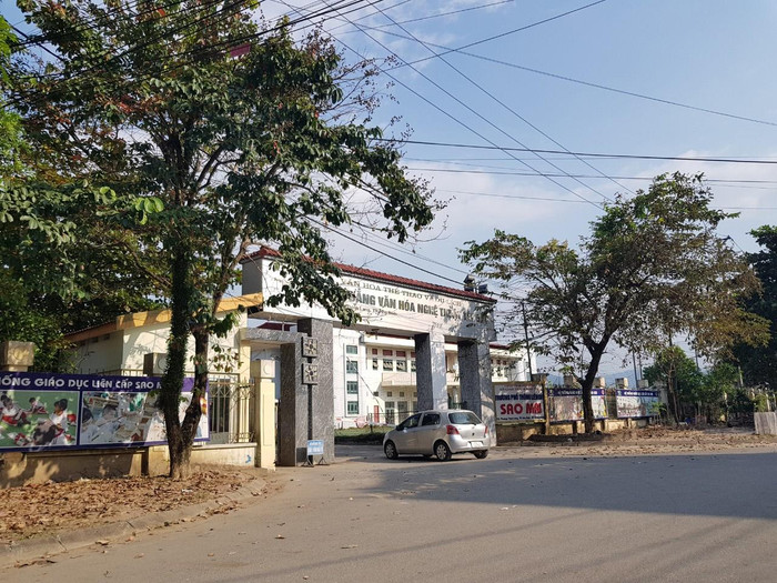 Đến nay, học sinh trường Phổ thông liên cấp Sao Mai vẫn học tại trường Cao đẳng Văn hóa Nghệ thuật Tây Bắc. Ảnh: LC Đến nay, học sinh trường Phổ thông liên cấp Sao Mai vẫn học tại trường Cao đẳng Văn hóa Nghệ thuật Tây Bắc. Ảnh: LC