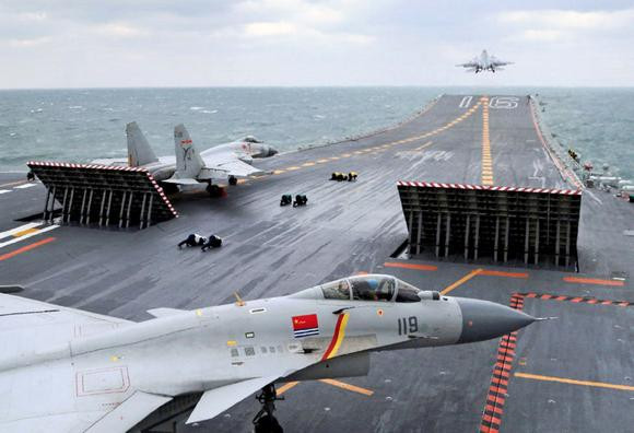 Tàu sân bay Liêu Ninh, Trung Quốc, ảnh: Nikkei Asian Review / Kyodo News. Tàu sân bay Liêu Ninh, Trung Quốc, ảnh: Nikkei Asian Review / Kyodo News.