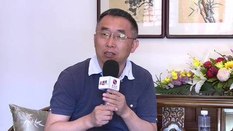 Ông Chúc Hoa Tân, Tổng biên tập Tạp chí Giám sát dư luận trực tuyến thuộc tờ Nhân Dân nhật báo, ảnh: ifeng.com. Ông Chúc Hoa Tân, Tổng biên tập Tạp chí Giám sát dư luận trực tuyến thuộc tờ Nhân Dân nhật báo, ảnh: ifeng.com.