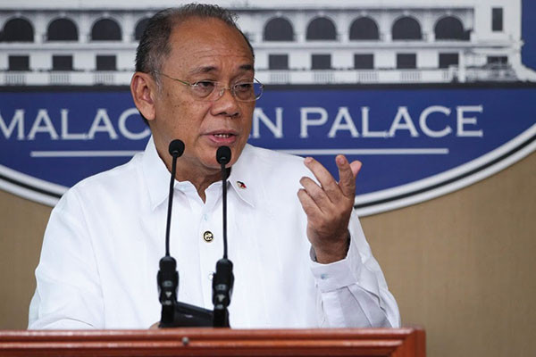 Người phát ngôn Phủ Tổng thống Philippines Ernesto Abella. Ảnh: Philstar. Người phát ngôn Phủ Tổng thống Philippines Ernesto Abella. Ảnh: Philstar.