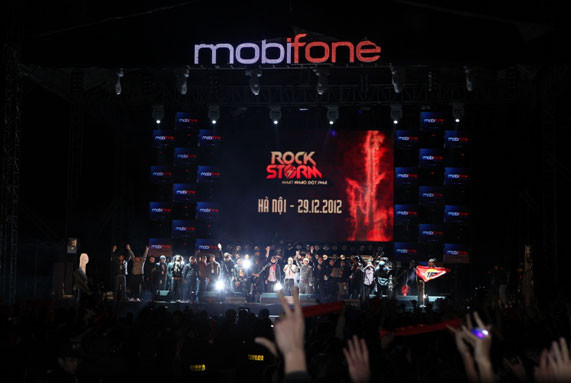 Xin chào Hà Nội và hẹn gặp lại tại Huế! Xin chào Hà Nội và hẹn gặp lại tại Huế!