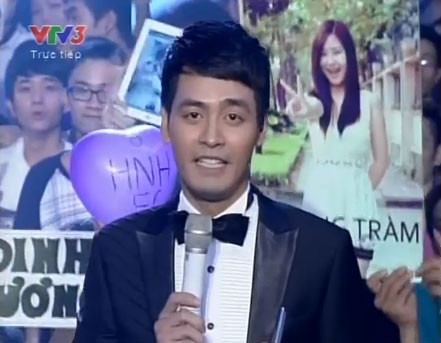 MC Phan Anh công bố cách tính giải đêm chung kết. MC Phan Anh công bố cách tính giải đêm chung kết.