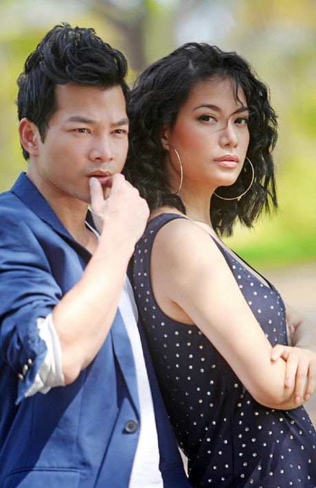 Trong phim, cặp đôi sẽ là đối thủ của nhau. Lý do quan trọng khiến Ngọc Ánh nhận lời là bộ phim được viết ra dành cho cô, đo ni đóng giày và khác biệt với các vai diễn khác trước đây.