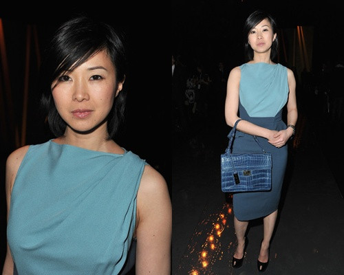 Nữ diễn viên chính trong “Chơi vơi” của đạo diễn Bùi Thạc Chuyên, Phạm Linh Đan nhận vinh dự là một trong các ngôi sao châu Á nổi tiếng được mời tham dự Paris Fashion Week. Chị là khách mời trong show diễn của nhãn hiệu lừng danh Elie Saab. (Theo Kênh 14)