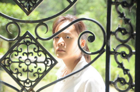 Hồng Ánh trong chương 2, "Tin nhắn". >>'Ngọc viễn đông' tái hiện vẻ đẹp đa sắc của phụ nữ Việt >>Trailer phim Ngọc Viễn Đông Hồng Ánh trong chương 2, "Tin nhắn". >>'Ngọc viễn đông' tái hiện vẻ đẹp đa sắc của phụ nữ Việt >>Trailer phim Ngọc Viễn Đông