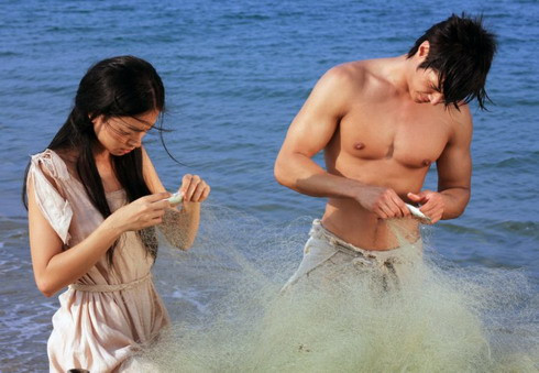 Trong "Trăng huyết", Ngô Thanh Vân đóng cặp với nam diễn viên người Đức gốc Thái, Kris Duangphung. >>'Ngọc viễn đông' tái hiện vẻ đẹp đa sắc của phụ nữ Việt >>Trailer phim Ngọc Viễn Đông Trong "Trăng huyết", Ngô Thanh Vân đóng cặp với nam diễn viên người Đức gốc Thái, Kris Duangphung. >>'Ngọc viễn đông' tái hiện vẻ đẹp đa sắc của phụ nữ Việt >>Trailer phim Ngọc Viễn Đông