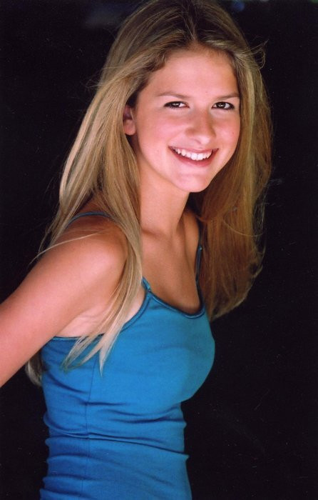 Jordan-Claire Green (sinh ngày 31/10/ 1991 tại Bồ Đào Nha) là một nữ diễn viên, nhạc sĩ và ca sĩ. Cô được biết đến với vai diễn trong bộ phim School of Rock năm 2003. Jordan-Claire Green (sinh ngày 31/10/ 1991 tại Bồ Đào Nha) là một nữ diễn viên, nhạc sĩ và ca sĩ. Cô được biết đến với vai diễn trong bộ phim School of Rock năm 2003.