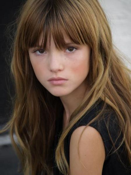 Bella Thorne (sinh ngày 08 Tháng 10 năm 1997) là một nữ diễn viên tuổi teen của Mỹ, vũ công, ca sĩ, và người mẫu. Cô được biết đến nhiều nhất cho vai diễn vũ công trẻ tuổi đầy tham vọng Cece Jones trên Disney Channel loạt serie Shake It Up! năm 2010, phim mới nhất tham gia là Frenemies năm 2012. Bella Thorne (sinh ngày 08 Tháng 10 năm 1997) là một nữ diễn viên tuổi teen của Mỹ, vũ công, ca sĩ, và người mẫu. Cô được biết đến nhiều nhất cho vai diễn vũ công trẻ tuổi đầy tham vọng Cece Jones trên Disney Channel loạt serie Shake It Up! năm 2010, phim mới nhất tham gia là Frenemies năm 2012.