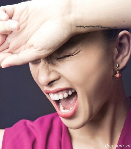 Phải nói là tôi luôn sợ người hơn sợ ma chứ! Ma cho dù có sợ thì cũng là nỗi sợ mơ hồ, lúc có lúc không, chứ còn người là sợ… thường trực "Không phải tôi bi quan hay quá đa nghi, nhưng mà bản chất một con người, đôi khi, quả tình, rất đáng sợ!" (Theo Đẹp) >>Tin gần nhất, Ngô Thanh Vân - một sexy lady chính hiệu!