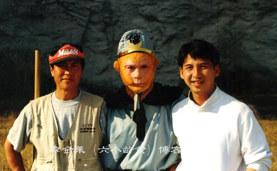 Đường Kế Toàn (trái), Lục Tiểu Linh Đồng (hóa trang hầu vương) và Tào Vinh – Ma Ngang thái tử khi đóng phần hai