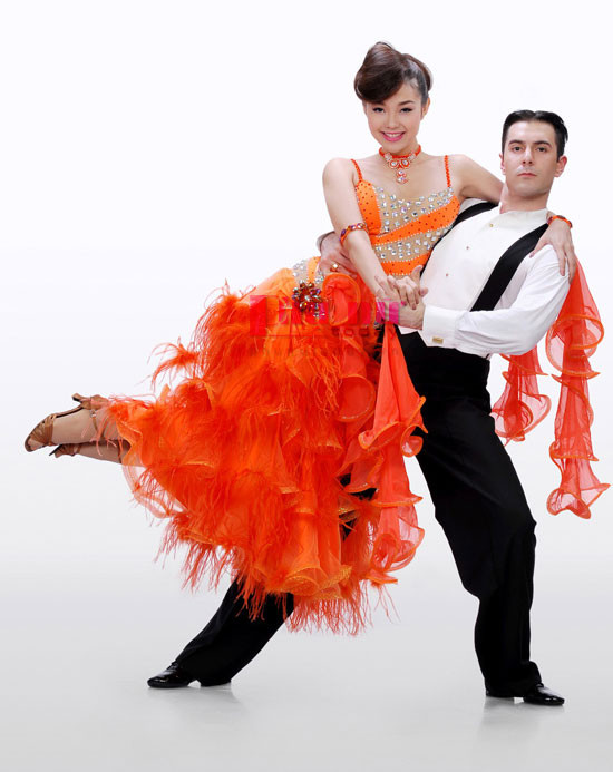 Liệu Minh Hằng có trở thành quán quân như mọi người mong đợi? Hãy cùng chờ xem Minh Hằng ở Bước nhảy hoàn vũ 2012. Xem thêm: Bước nhảy hoàn vũ: Minh Hằng, 90% và 'quy luật' không lặp lại / Bước nhảy Hoàn vũ: 5 mỹ nhân so vẻ gợi cảm / Nam Thành bế bổng nữ vũ công nước ngoài / Bước nhảy Hoàn vũ 2012 công bố hình ảnh 10 cặp thí sinh Liệu Minh Hằng có trở thành quán quân như mọi người mong đợi? Hãy cùng chờ xem Minh Hằng ở Bước nhảy hoàn vũ 2012. Xem thêm: Bước nhảy hoàn vũ: Minh Hằng, 90% và 'quy luật' không lặp lại / Bước nhảy Hoàn vũ: 5 mỹ nhân so vẻ gợi cảm / Nam Thành bế bổng nữ vũ công nước ngoài / Bước nhảy Hoàn vũ 2012 công bố hình ảnh 10 cặp thí sinh