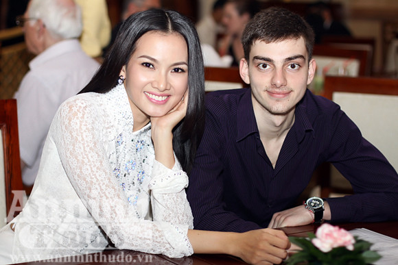 Dù hơn bạn diễn gần 10 tuổi nhưng Anh Thư vẫn rất xinh đẹp, quyến rũ bên Teodor. Nhận định: Anh Thư: Thứ mà cả Minh Hằng, Vân Trang, Hoàng My đều không có Múa công, múa cột tạo thế cho Hoàng My ở Bước nhảy Hoàn vũ Cao 1m75 ‘cộng’ ngôi Á hậu, Hoàng My sẽ làm nên chuyện tại BNHV? Ẩn số thú vị nhất Bước nhảy Hoàn vũ 2012: Vân Trang! Vì sao Minh Hằng 90% thắng - hãy 'hỏi' đường cong của cô ấy! Bước nhảy hoàn vũ: Minh Hằng, 90% và 'quy luật' không lặp lại Dù hơn bạn diễn gần 10 tuổi nhưng Anh Thư vẫn rất xinh đẹp, quyến rũ bên Teodor. Nhận định: Anh Thư: Thứ mà cả Minh Hằng, Vân Trang, Hoàng My đều không có Múa công, múa cột tạo thế cho Hoàng My ở Bước nhảy Hoàn vũ Cao 1m75 ‘cộng’ ngôi Á hậu, Hoàng My sẽ làm nên chuyện tại BNHV? Ẩn số thú vị nhất Bước nhảy Hoàn vũ 2012: Vân Trang! Vì sao Minh Hằng 90% thắng - hãy 'hỏi' đường cong của cô ấy! Bước nhảy hoàn vũ: Minh Hằng, 90% và 'quy luật' không lặp lại