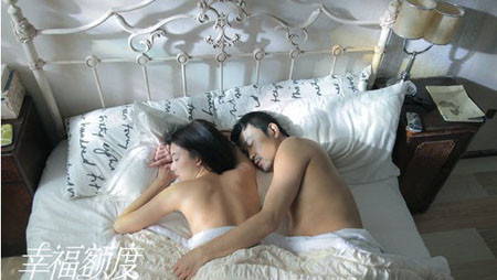 Sau những cảnh ân ái làm mát mắt người hâm mộ trong Xích bích, nàng Tiểu Kiều có vẻ như không có ý định dừng việc thoát y trên sân khấu màn ảnh rộng. Những cảnh kín đáo chốn phòng the của người đẹp này với Châu Kiệt Luân hay Tôn Hồng Lôi trong phim “Hạnh phúc ngạch độ” tiếp tục khẳng định “duyên nợ” và sự giàu có về kinh nghiệm của người đẹp này với cảnh nóng. Sau những cảnh ân ái làm mát mắt người hâm mộ trong Xích bích, nàng Tiểu Kiều có vẻ như không có ý định dừng việc thoát y trên sân khấu màn ảnh rộng. Những cảnh kín đáo chốn phòng the của người đẹp này với Châu Kiệt Luân hay Tôn Hồng Lôi trong phim “Hạnh phúc ngạch độ” tiếp tục khẳng định “duyên nợ” và sự giàu có về kinh nghiệm của người đẹp này với cảnh nóng.