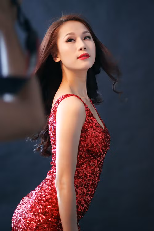 Tan chảy bởi đường cong của Ngọc Trinh, Thời trang, ngoc trinh, ngoc thach, ngoc oanh, minh tu, thuy duong, dem hoi chan dai, goi cam, sequins