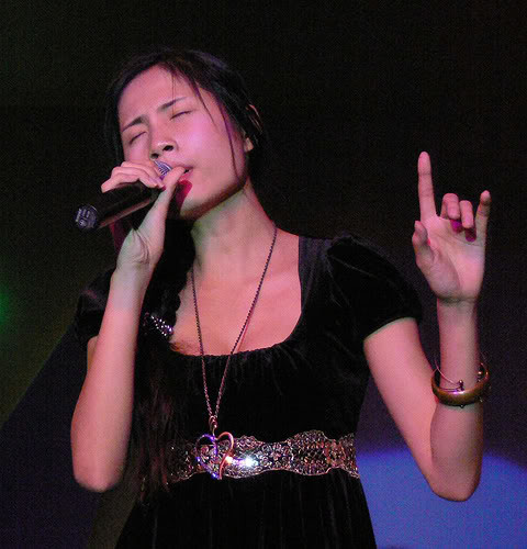 Ai nói là buồn ngủ nào, Tiên chỉ đang nhắm mắt suy ngẫm cho khỏi quên lời thôi!