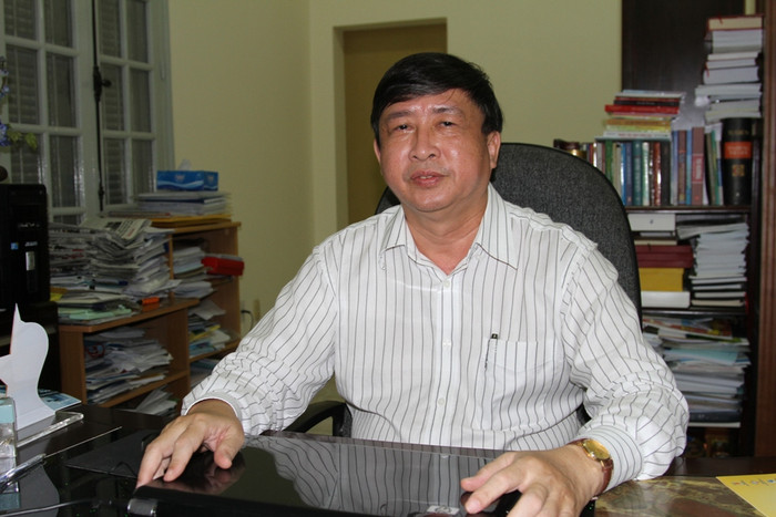 Ông Bùi Văn Tiếng cho biết tại hội nghị hiệp thương, đề xuất Hoàng Sa có đại biểu HĐND được 100% đại biểu đại diện cho các hội, đoàn thể, tổ chức chính trị-xã hội TP Đà Nẵng biểu quyết thông qua. Ảnh: Thùy Linh Ông Bùi Văn Tiếng cho biết tại hội nghị hiệp thương, đề xuất Hoàng Sa có đại biểu HĐND được 100% đại biểu đại diện cho các hội, đoàn thể, tổ chức chính trị-xã hội TP Đà Nẵng biểu quyết thông qua. Ảnh: Thùy Linh