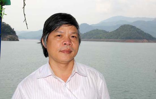 Thầy Đỗ Việt Khoa: Lúc nào tôi cũng mong muốn ngành giáo dục được trong sạch, cái xấu bị đẩy lùi. Thầy Đỗ Việt Khoa: Lúc nào tôi cũng mong muốn ngành giáo dục được trong sạch, cái xấu bị đẩy lùi.