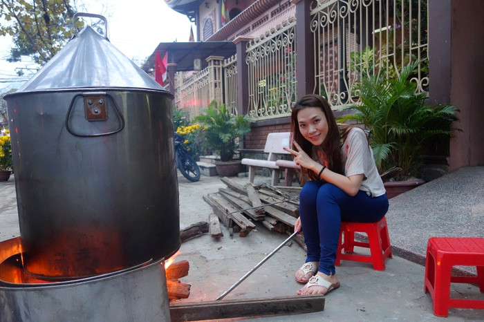 Dáng cô nàng rất trẻ trung, xì-tin. Dáng cô nàng rất trẻ trung, xì-tin.