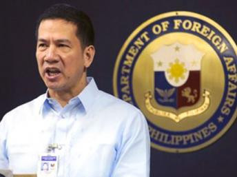 Người phát ngôn Bộ Ngoại giao Philippines Raul Hernandez ngày 15/7 cho biết, Trung Quốc luôn đặt điều kiện tiên quyết trịch thượng và nực cười cho các cuộc đàm phán rằng, Philippines phải thừa nhận toàn bộ Biển Đông là của Trung Quốc, sau đó đàm phán gì thì đàm phán. Đó là nguyên nhân của mọi bế tắc. Người phát ngôn Bộ Ngoại giao Philippines Raul Hernandez ngày 15/7 cho biết, Trung Quốc luôn đặt điều kiện tiên quyết trịch thượng và nực cười cho các cuộc đàm phán rằng, Philippines phải thừa nhận toàn bộ Biển Đông là của Trung Quốc, sau đó đàm phán gì thì đàm phán. Đó là nguyên nhân của mọi bế tắc.