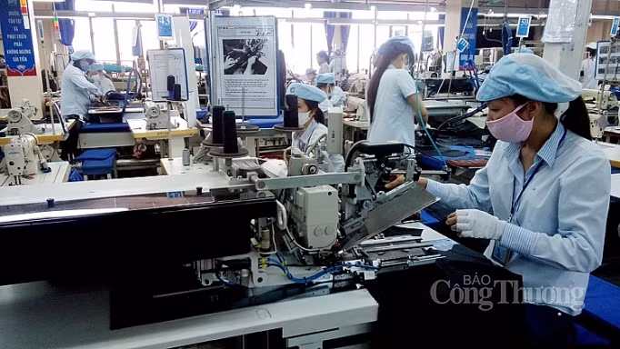 Triển khai có hiệu quả các giải pháp hỗ trợ tín dụng cho doanh nghiệp, người dân chịu ảnh hưởng của dịch COVID-19. Ảnh minh họa: Báo Công thương