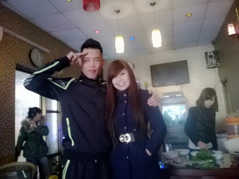 Hình ảnh Hiệp "gà" và cô gái khiến mọi người xôn xao Hình ảnh Hiệp "gà" và cô gái khiến mọi người xôn xao