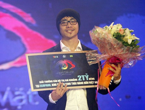 Sơn Việt giành chiến thắng trong "Người giấu mặt". Ảnh Thanh Niên Sơn Việt giành chiến thắng trong "Người giấu mặt". Ảnh Thanh Niên