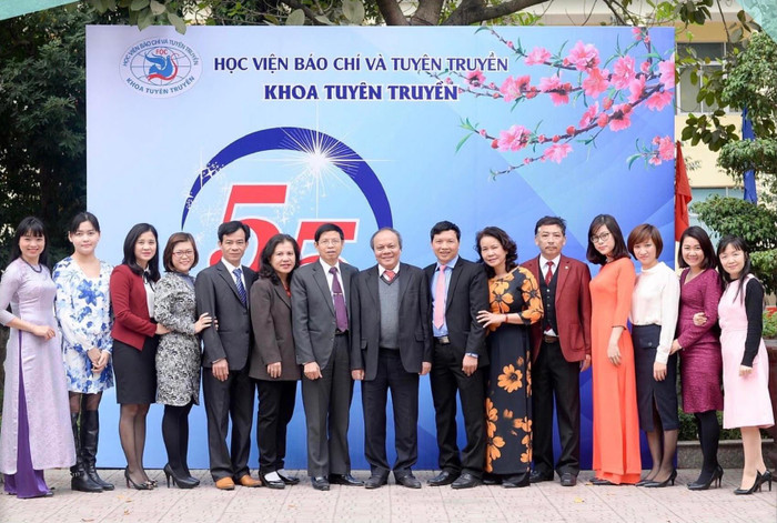 Các cán bộ Giảng viên khoa Tuyên truyền. Ảnh Khoa Tuyên truyền