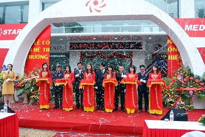 Tưng bừng lễ khai trương siêu thị Media Mart Long Biên Tưng bừng lễ khai trương siêu thị Media Mart Long Biên