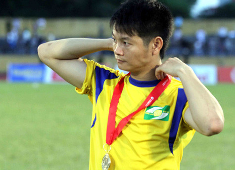 Văn Quyến sẽ giảm lương để ở lại SLNA? Ảnh VSI Văn Quyến sẽ giảm lương để ở lại SLNA? Ảnh VSI