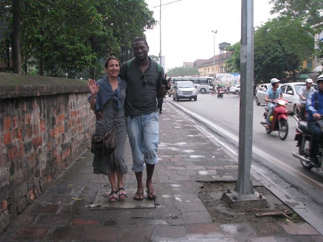 Nếu như, đường phố Hà Nội luôn thông thoáng dành cho người đi bộ thì quả thật, rất hài lòng đối với những vị khách nước ngoài có những ấn tượng đẹp trong lòng người Việt Nam.